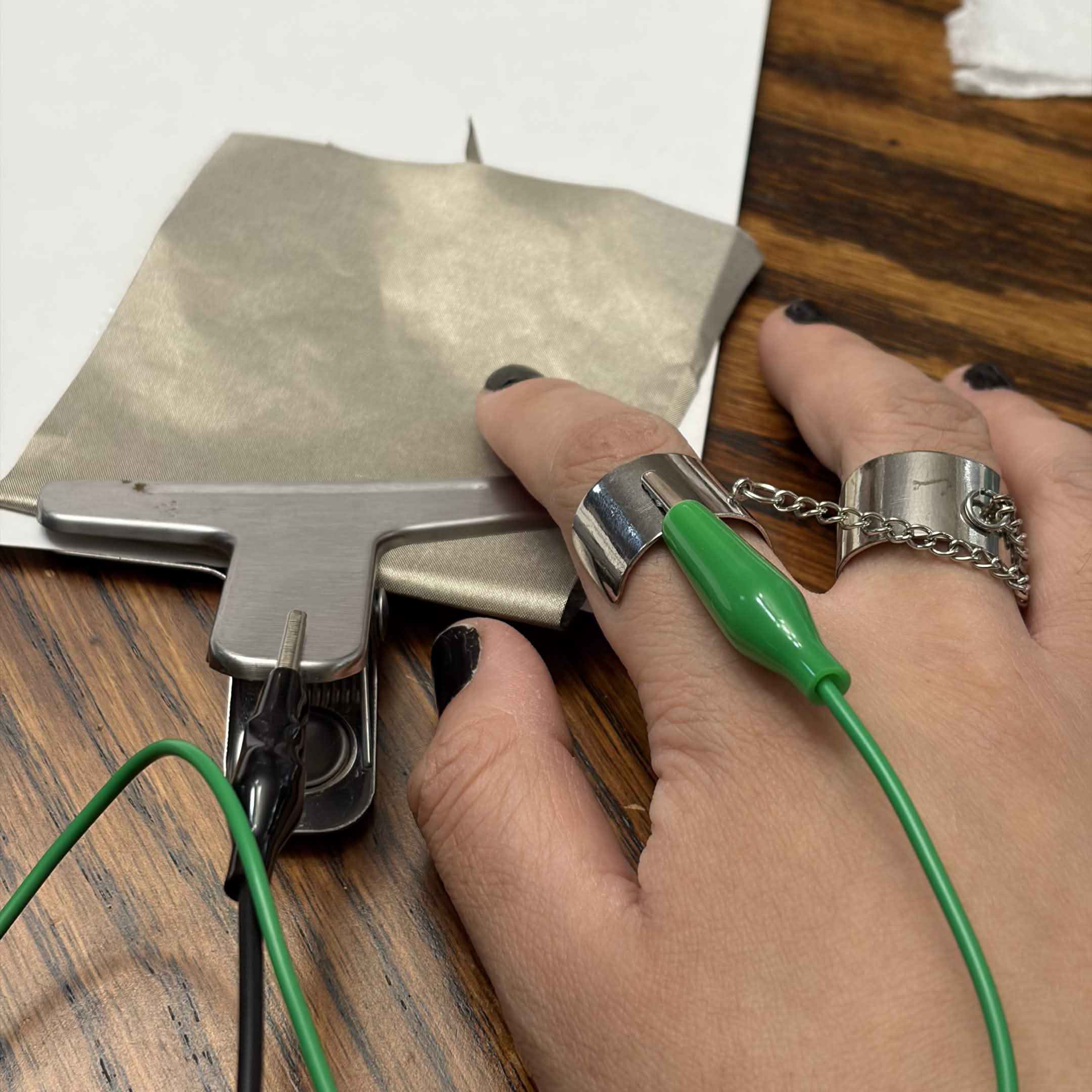 Trying out rings as a ground. I did not go with this ground because the wires kept getting tangled.